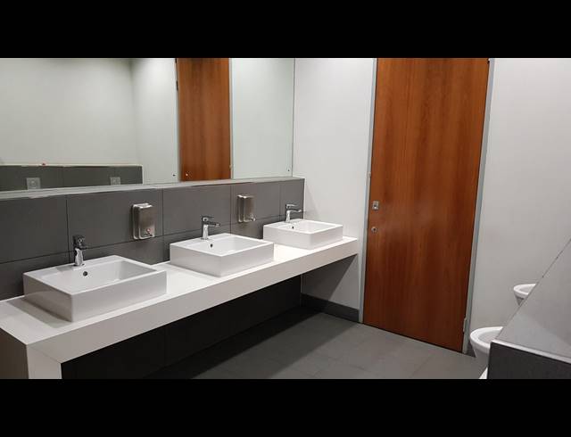 530M² OFFICE TO LET IN KRAAIFONTEIN INDUSTRIA